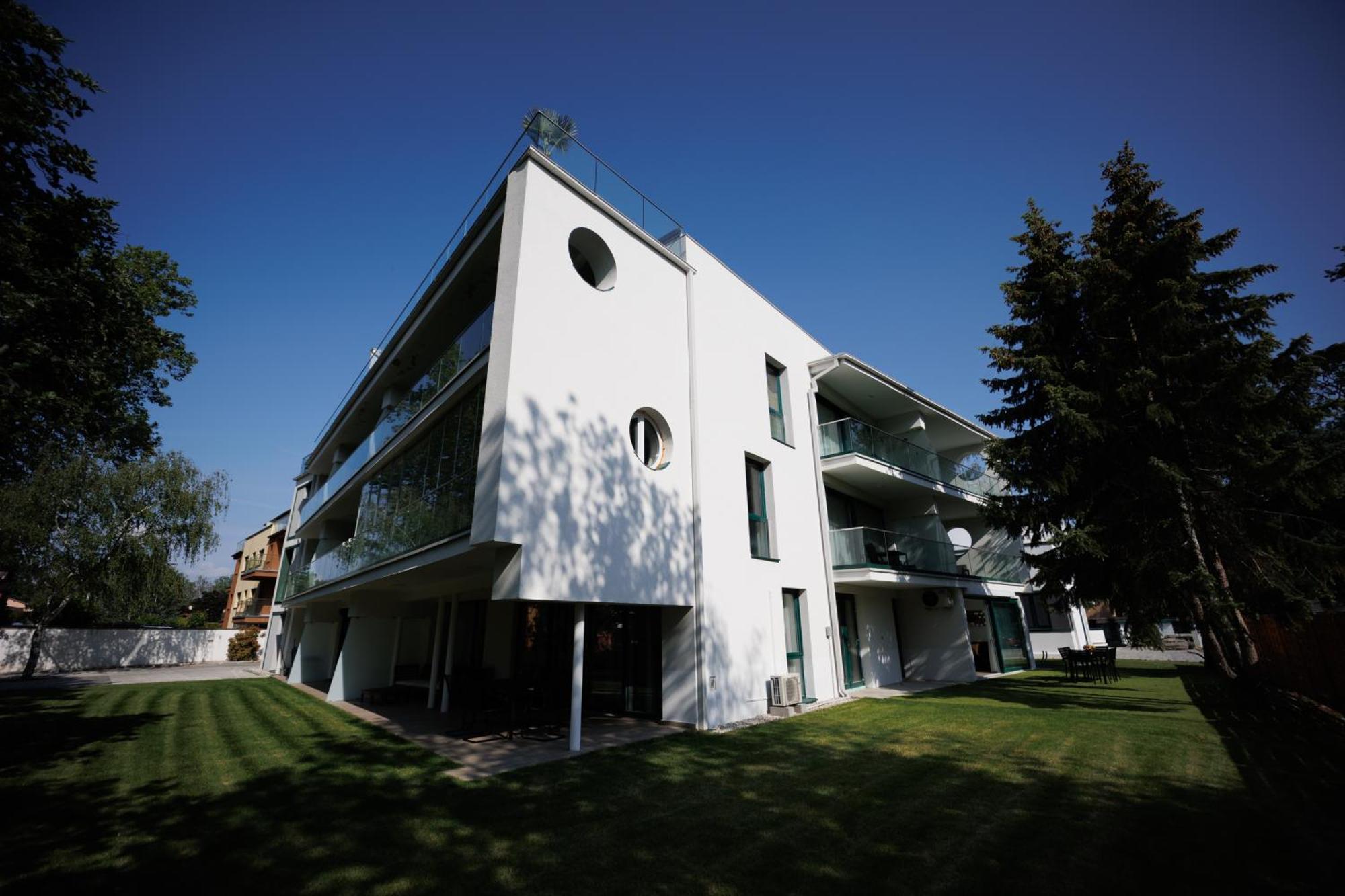 White&Blue Apartman Siofok Bagian luar foto